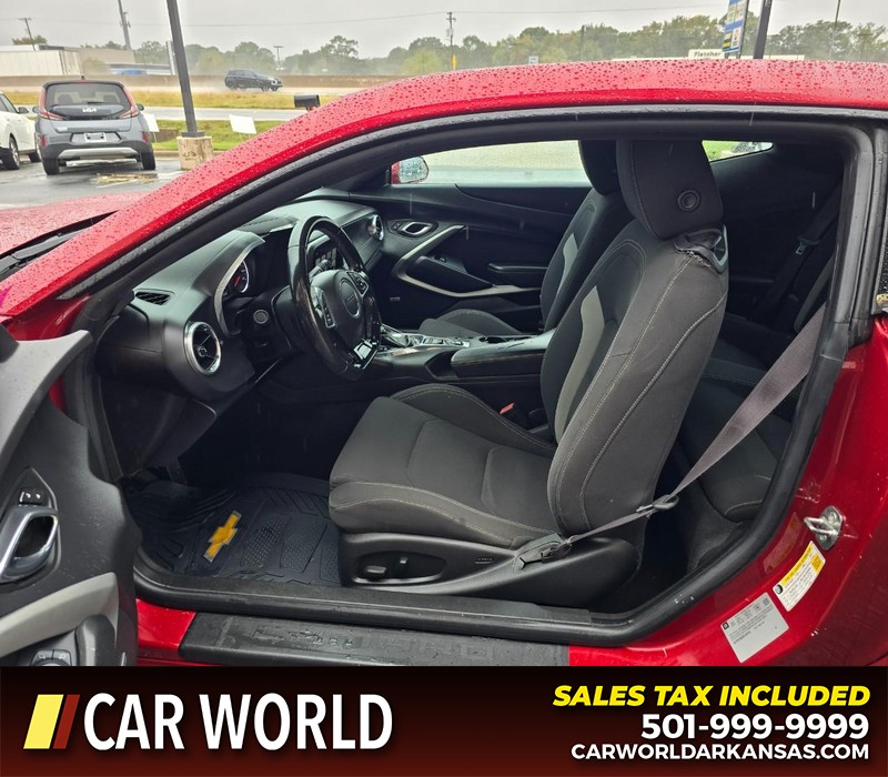 Chevrolet Camaro Vehicle Full-screen Gallery Image 8