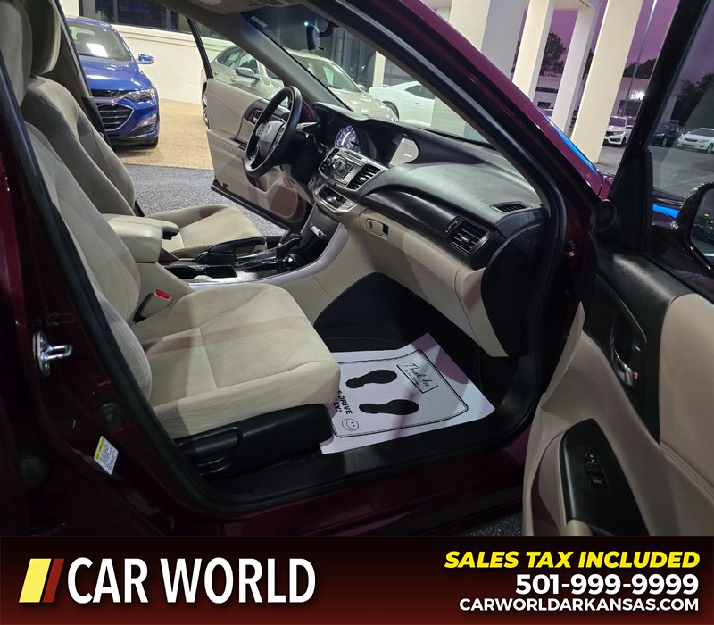 Honda Accord Sedan Vehicle Full-screen Gallery Image 11