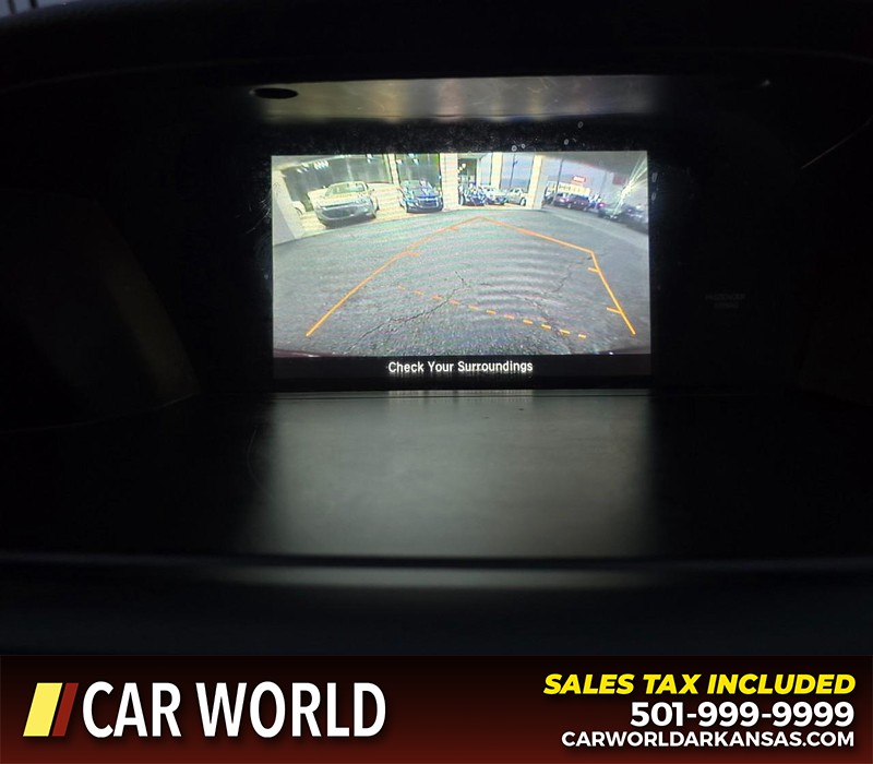 Honda Accord Sedan Vehicle Full-screen Gallery Image 18