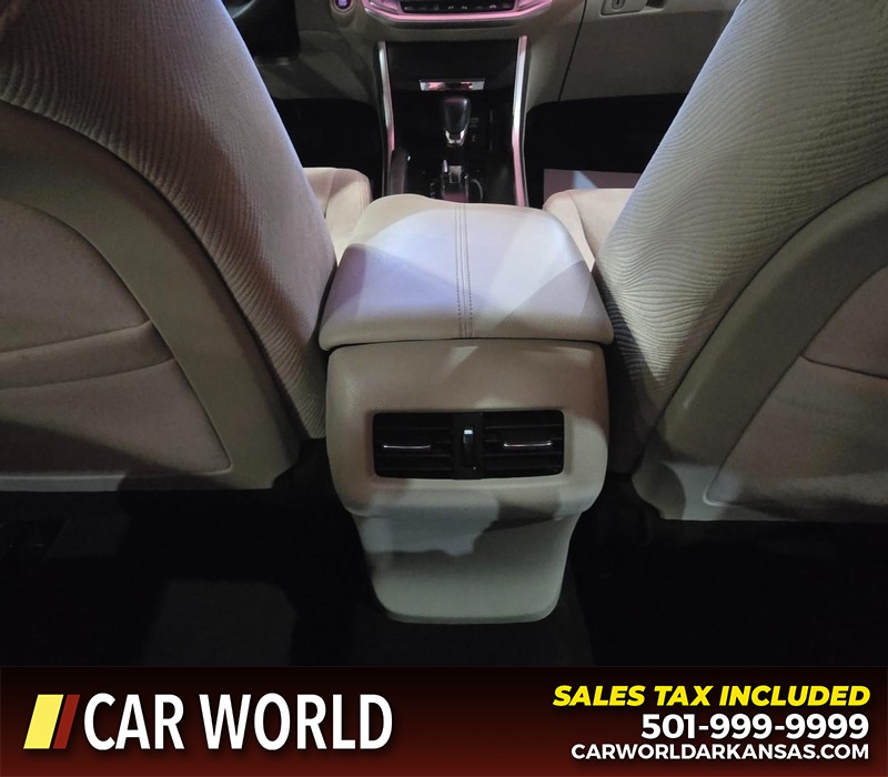 Honda Accord Sedan Vehicle Full-screen Gallery Image 21