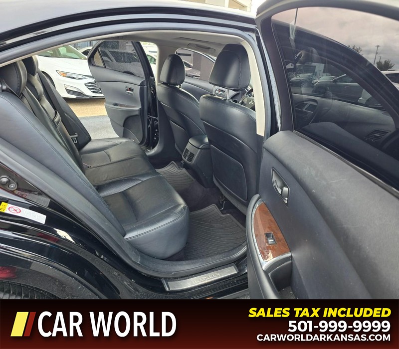 Lexus ES 350 Vehicle Full-screen Gallery Image 12