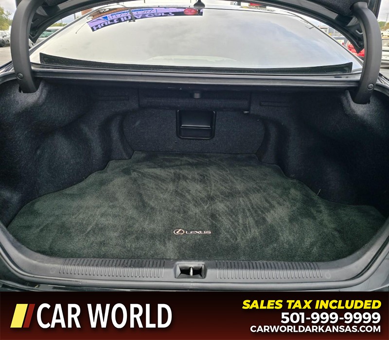 Lexus ES 350 Vehicle Full-screen Gallery Image 13