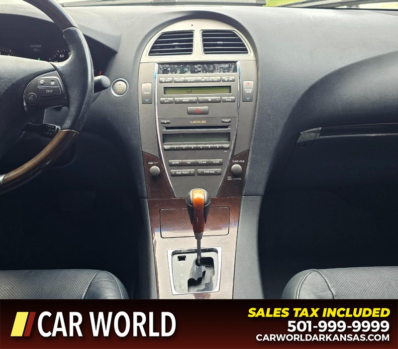 Lexus ES 350 Vehicle Full-screen Gallery Image 17