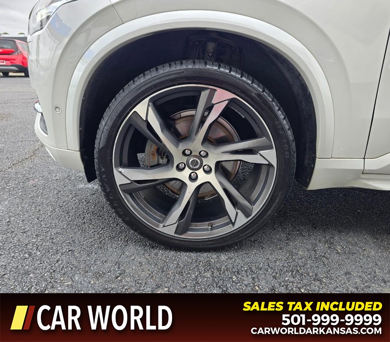 Volvo XC90 Vehicle Full-screen Gallery Image 6