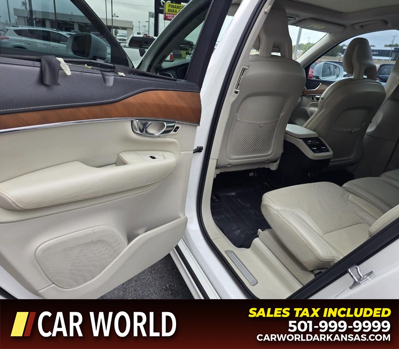 Volvo XC90 Vehicle Full-screen Gallery Image 9