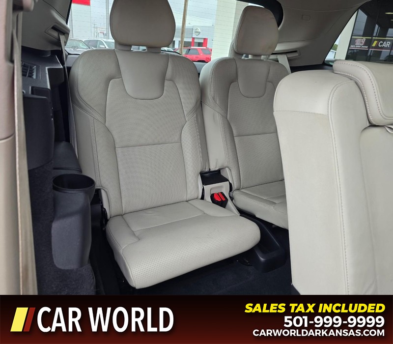 Volvo XC90 Vehicle Full-screen Gallery Image 14