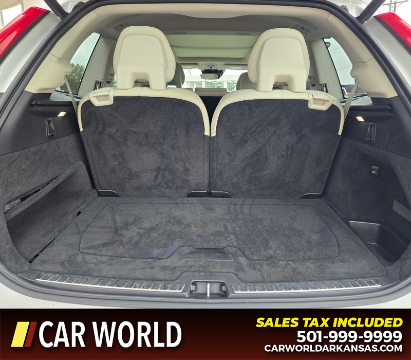 Volvo XC90 Vehicle Full-screen Gallery Image 15