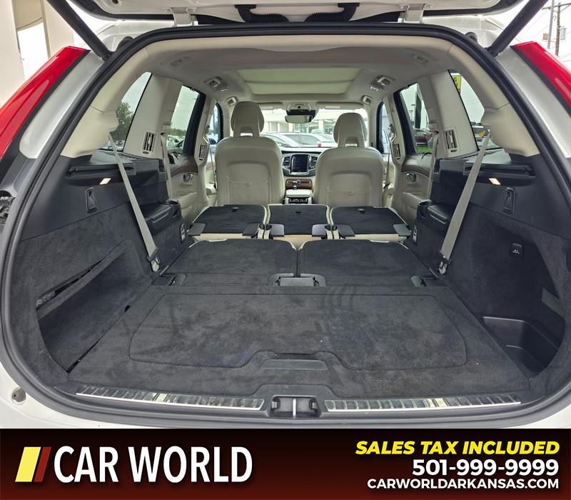 Volvo XC90 Vehicle Full-screen Gallery Image 17