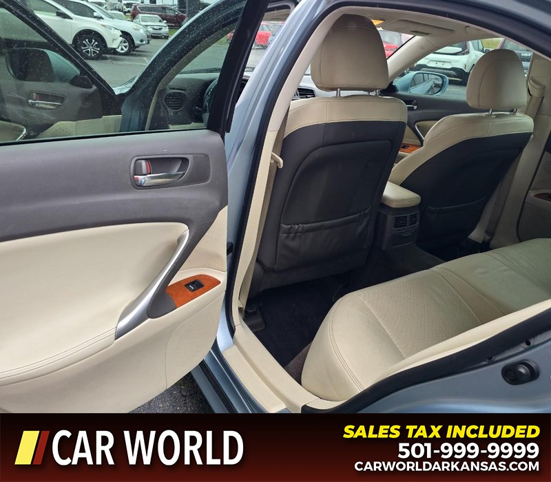 Lexus IS 250 Vehicle Full-screen Gallery Image 9