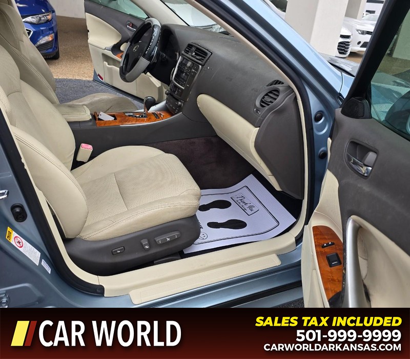 Lexus IS 250 Vehicle Full-screen Gallery Image 11