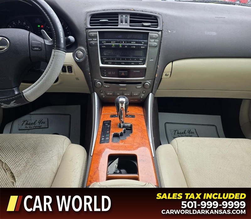 Lexus IS 250 Vehicle Full-screen Gallery Image 16