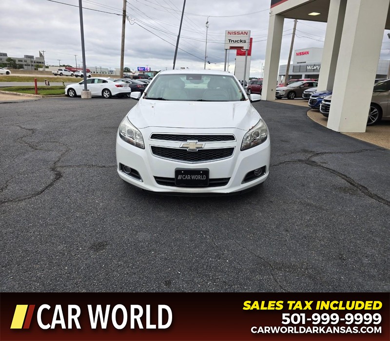 Chevrolet Malibu Vehicle Full-screen Gallery Image 2