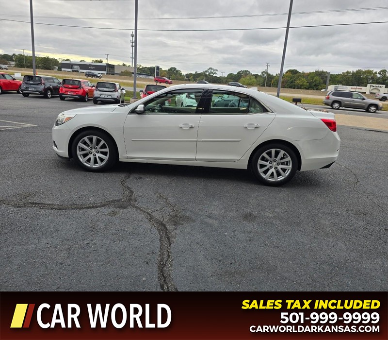 Chevrolet Malibu Vehicle Full-screen Gallery Image 4