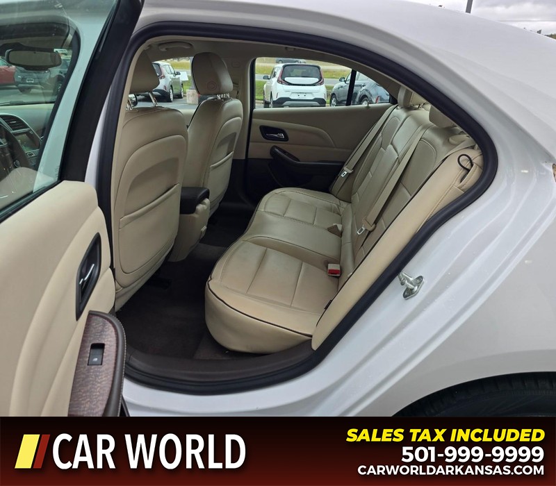 Chevrolet Malibu Vehicle Full-screen Gallery Image 10