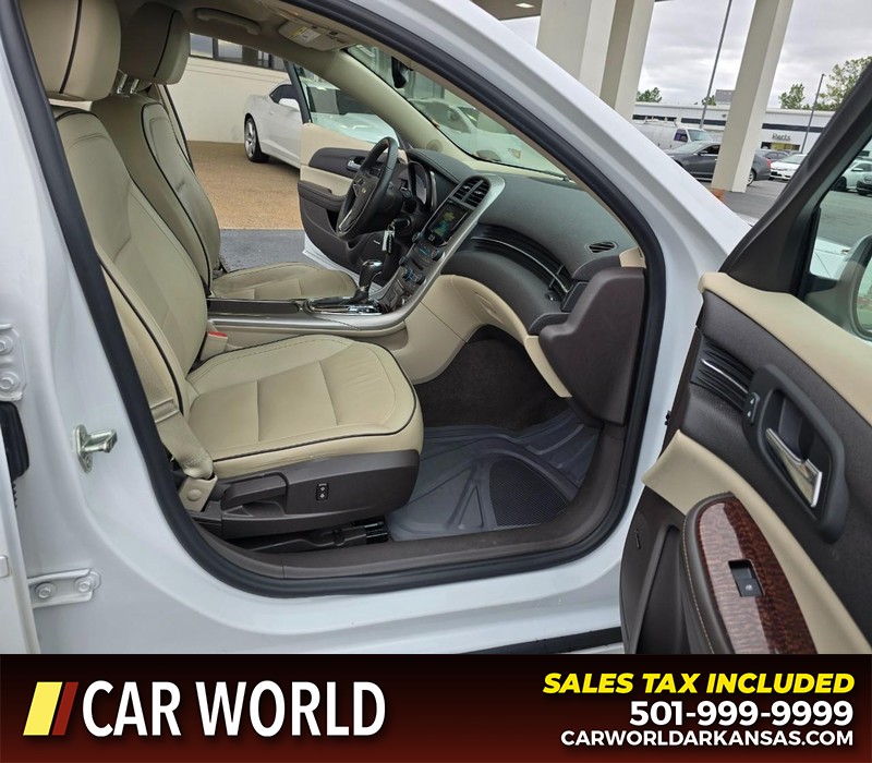 Chevrolet Malibu Vehicle Full-screen Gallery Image 11