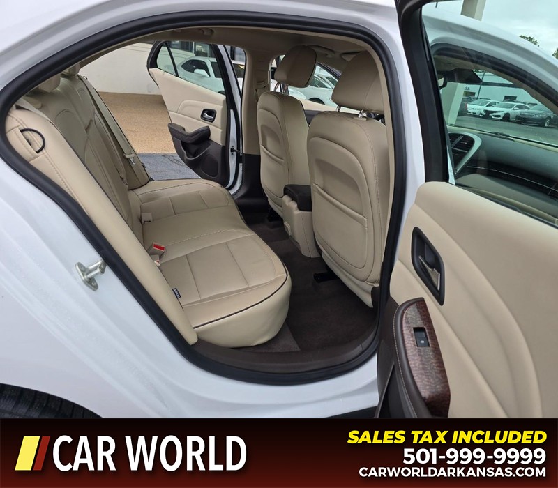 Chevrolet Malibu Vehicle Full-screen Gallery Image 12