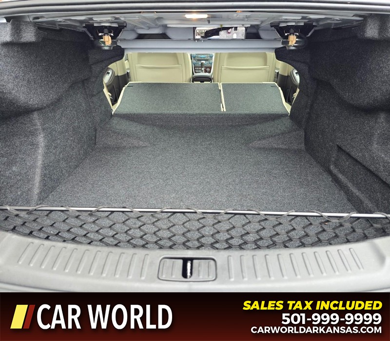 Chevrolet Malibu Vehicle Full-screen Gallery Image 14