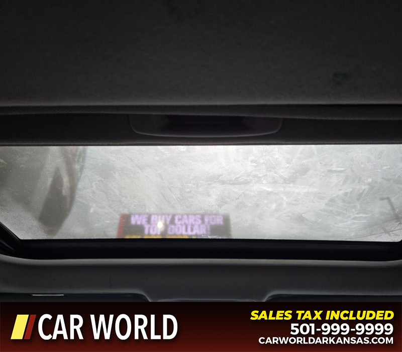 Toyota Camry Vehicle Full-screen Gallery Image 19