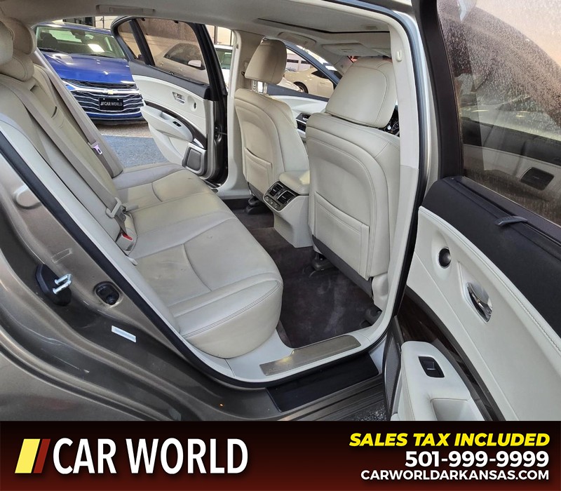 Acura RLX Vehicle Full-screen Gallery Image 13