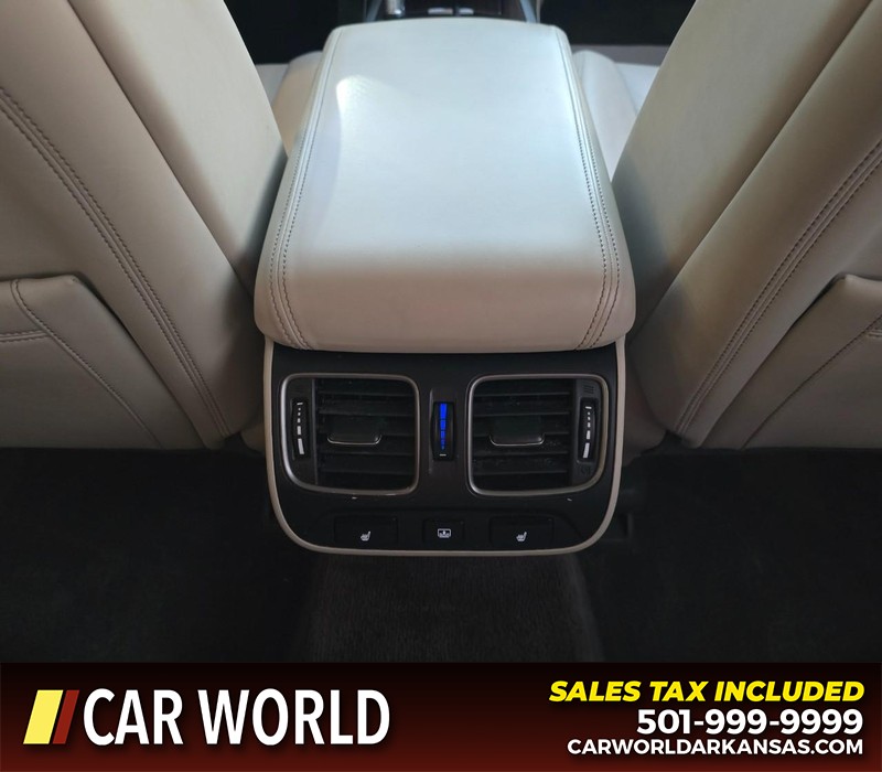 Acura RLX Vehicle Full-screen Gallery Image 21