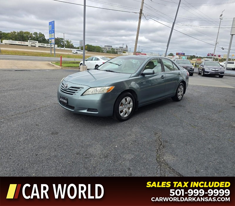 Toyota Camry Vehicle Full-screen Gallery Image 3