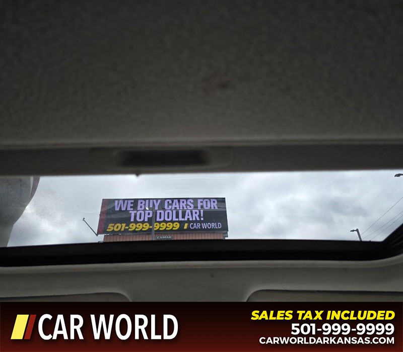 Toyota Camry Vehicle Full-screen Gallery Image 19