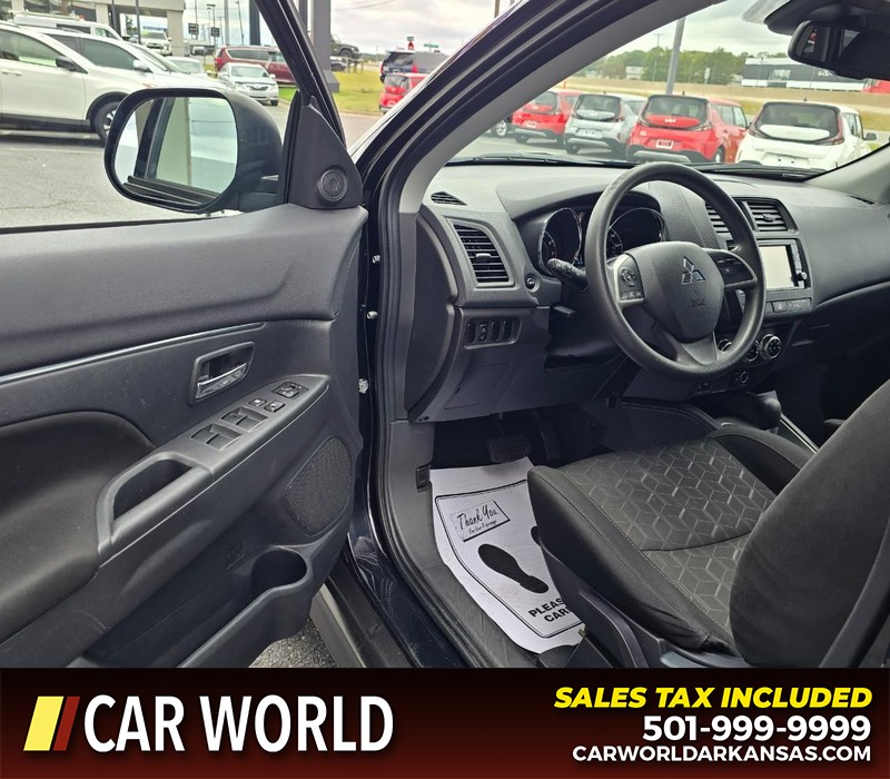 Mitsubishi Outlander Sport Vehicle Full-screen Gallery Image 7