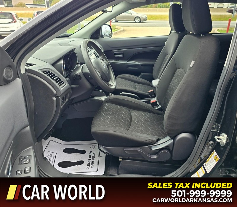 Mitsubishi Outlander Sport Vehicle Full-screen Gallery Image 8