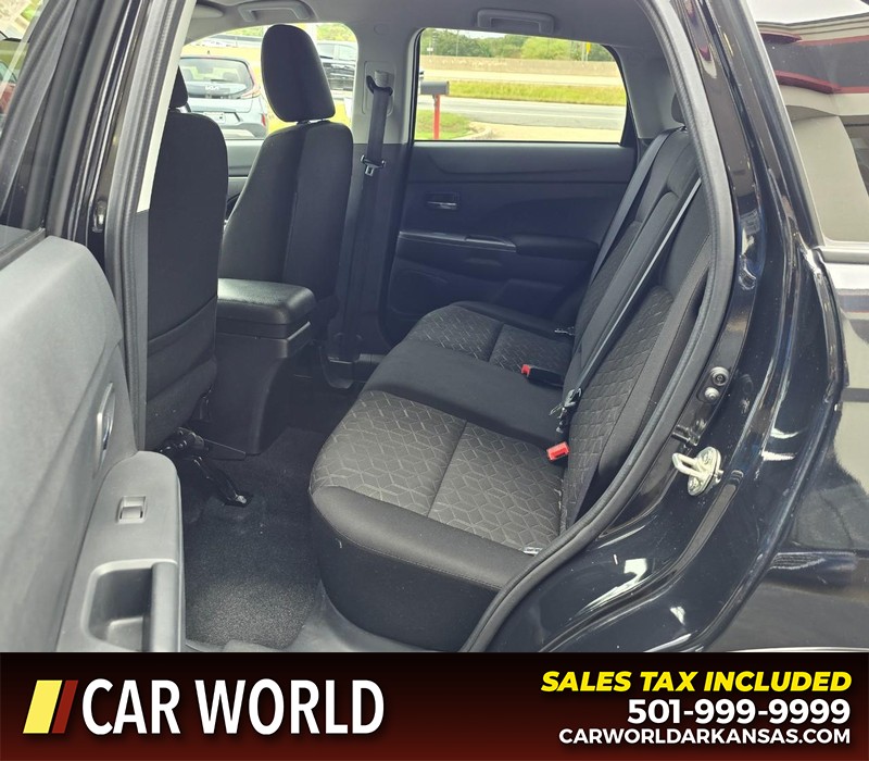 Mitsubishi Outlander Sport Vehicle Full-screen Gallery Image 10