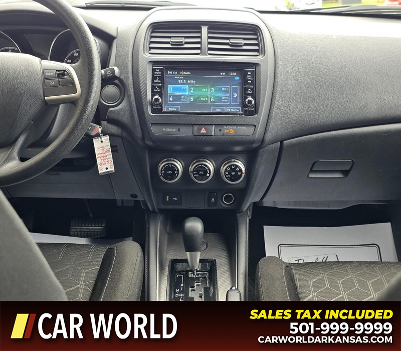 Mitsubishi Outlander Sport Vehicle Full-screen Gallery Image 18