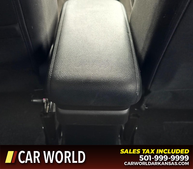 Mitsubishi Outlander Sport Vehicle Full-screen Gallery Image 19