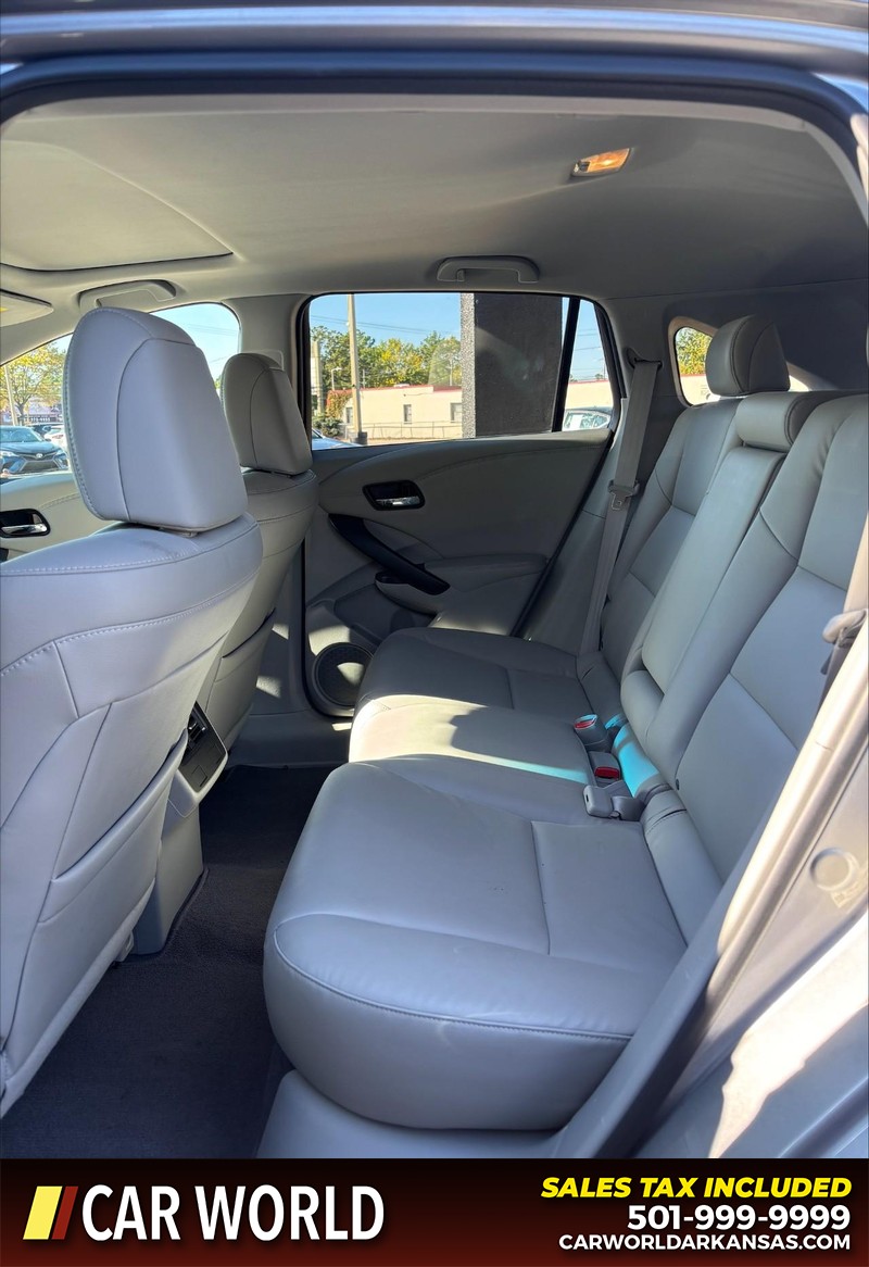 Acura RDX Vehicle Full-screen Gallery Image 15