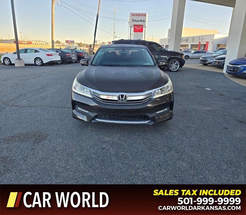 Honda Accord Sedan Vehicle Full-screen Gallery Image 2