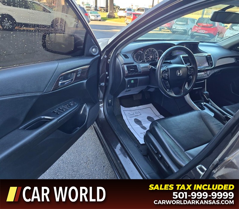 Honda Accord Sedan Vehicle Full-screen Gallery Image 7