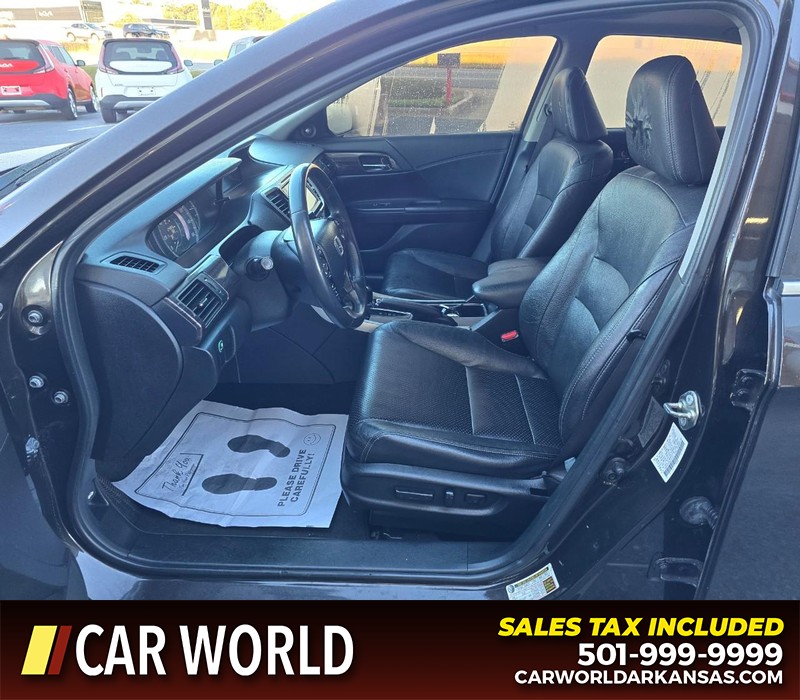 Honda Accord Sedan Vehicle Full-screen Gallery Image 8