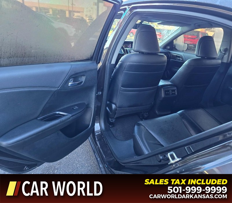 Honda Accord Sedan Vehicle Full-screen Gallery Image 9