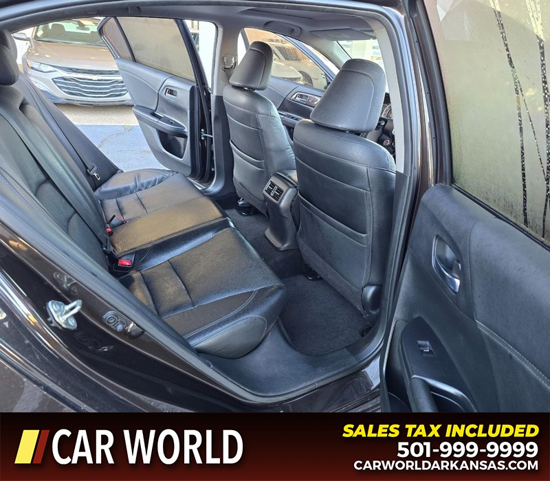Honda Accord Sedan Vehicle Full-screen Gallery Image 12