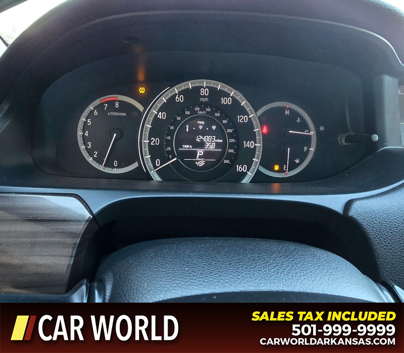 Honda Accord Sedan Vehicle Full-screen Gallery Image 17