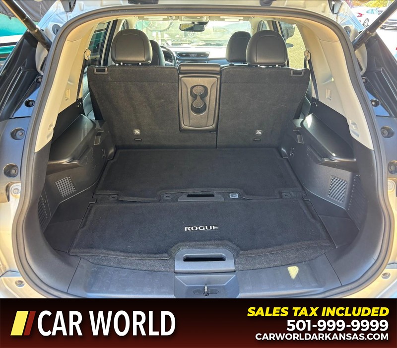 Nissan Rogue Vehicle Full-screen Gallery Image 6