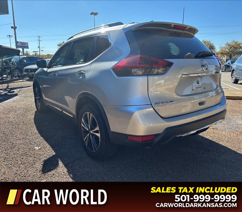 Nissan Rogue Vehicle Full-screen Gallery Image 7