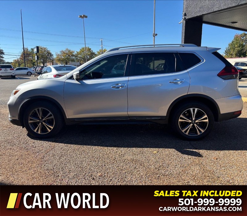 Nissan Rogue Vehicle Full-screen Gallery Image 8