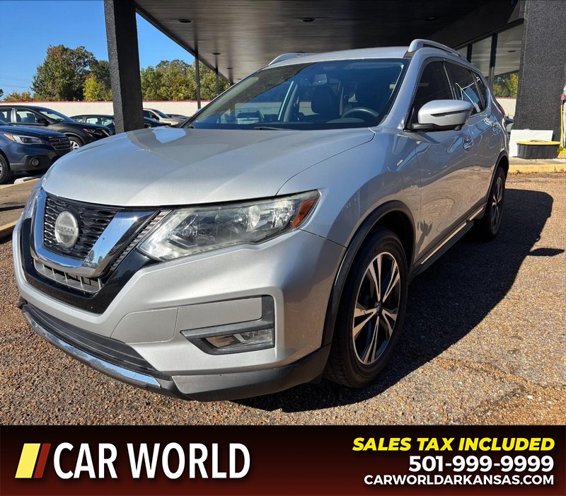 Nissan Rogue Vehicle Full-screen Gallery Image 9