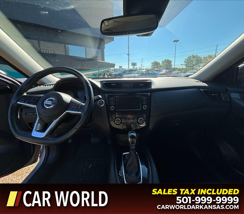 Nissan Rogue Vehicle Full-screen Gallery Image 16