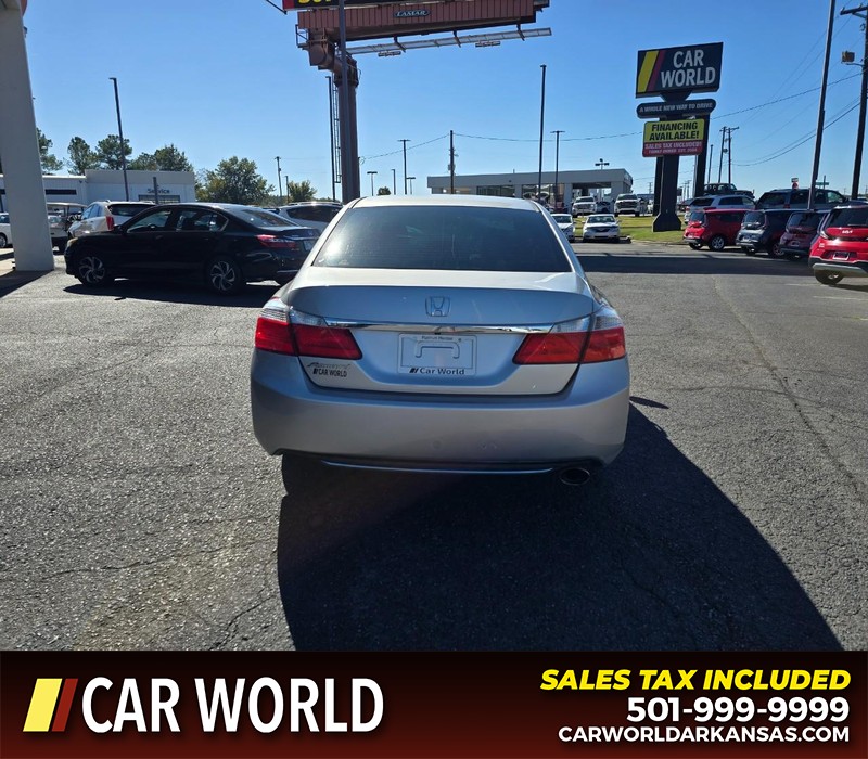 Honda Accord Sedan Vehicle Full-screen Gallery Image 5