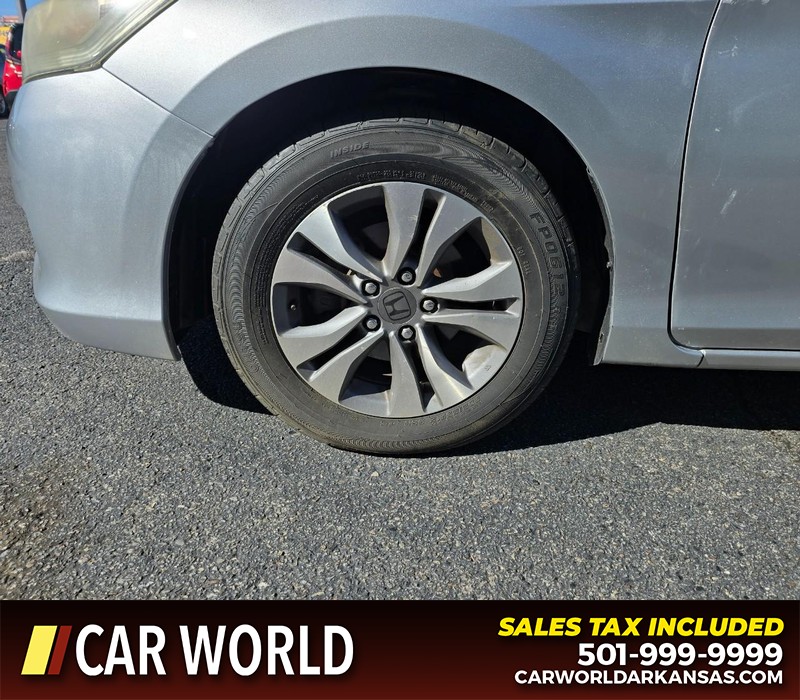 Honda Accord Sedan Vehicle Full-screen Gallery Image 6