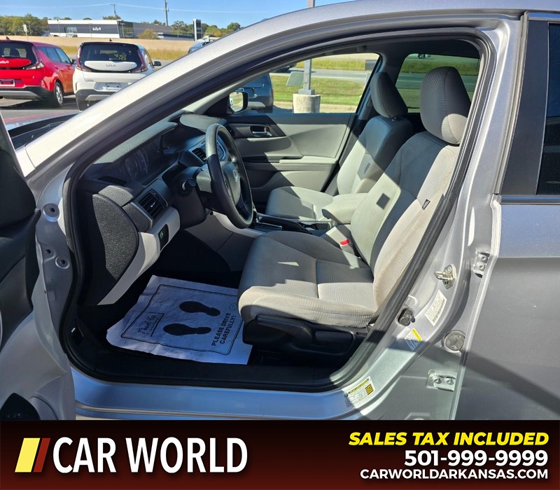 Honda Accord Sedan Vehicle Full-screen Gallery Image 8