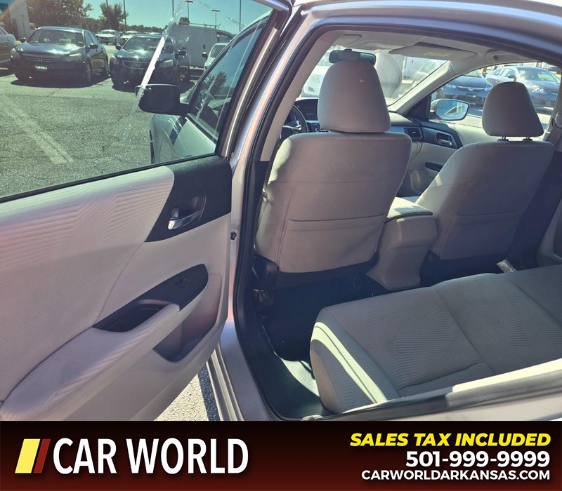 Honda Accord Sedan Vehicle Full-screen Gallery Image 9