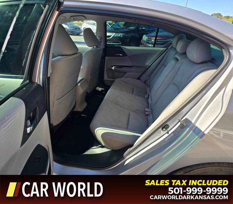 Honda Accord Sedan Vehicle Full-screen Gallery Image 10