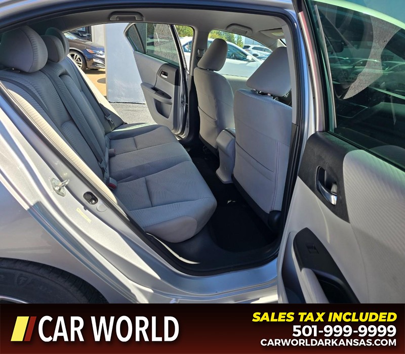 Honda Accord Sedan Vehicle Full-screen Gallery Image 12