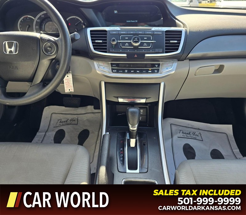 Honda Accord Sedan Vehicle Full-screen Gallery Image 17